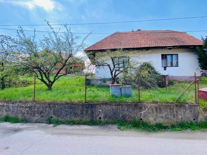 DOMČEK V CENTRE MESTA BOJNICE