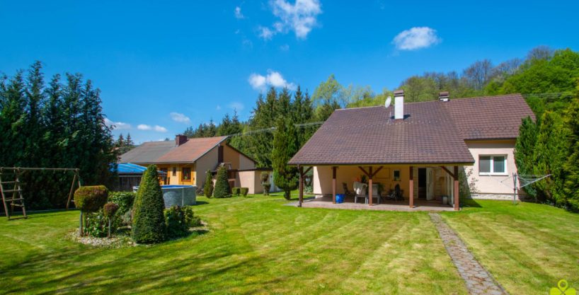 PREDANÉ – OČARUJÚCI RODINNÝ DOM V KĽAČNE