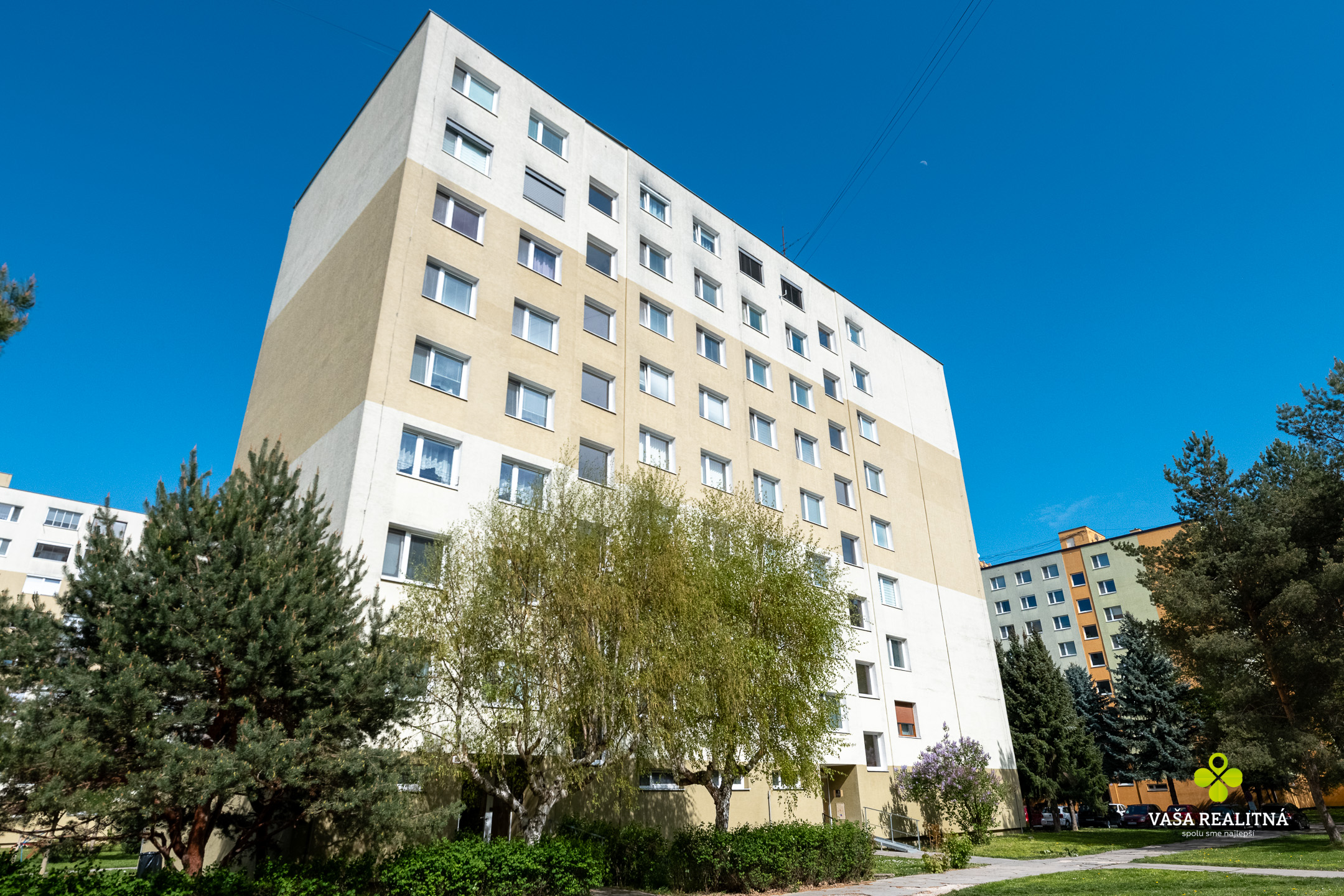 Zrekonštruovaný 4 izbový byt Zapotôčky Prievidza lodžia 84 m2